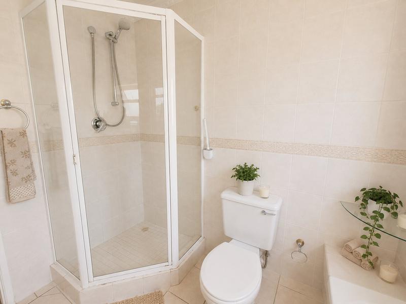 2 Bedroom Property for Sale in Heldervue Western Cape